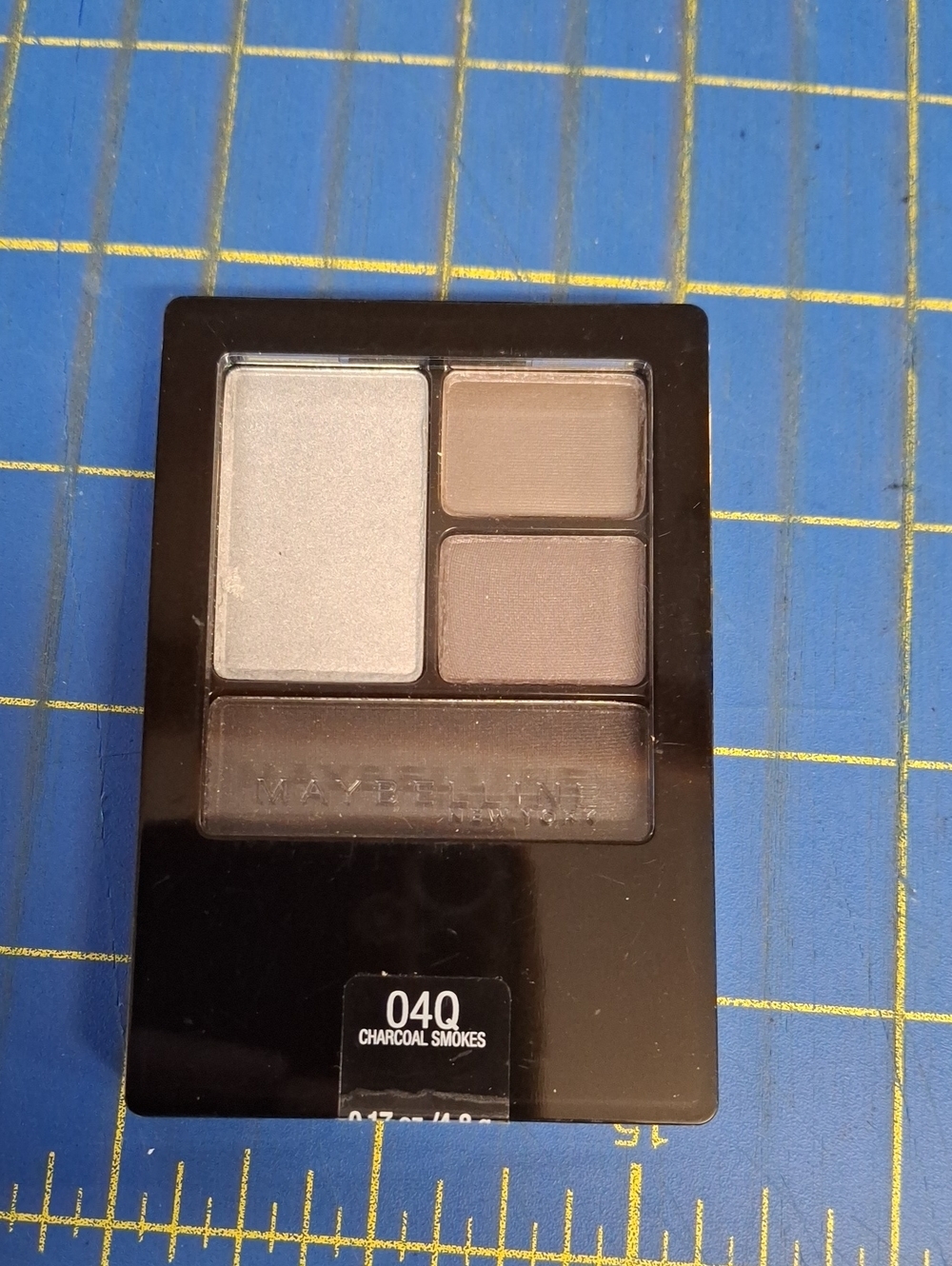 Maybelline Eyeshadow Quad 04Q Charcoal Smokes New Sealed Compact